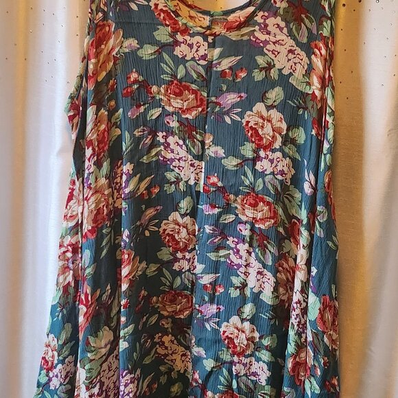 🌸 Floral Country Tank Dress – Flowy with Lace & Crinkle Fabric - Picture 2 of 3